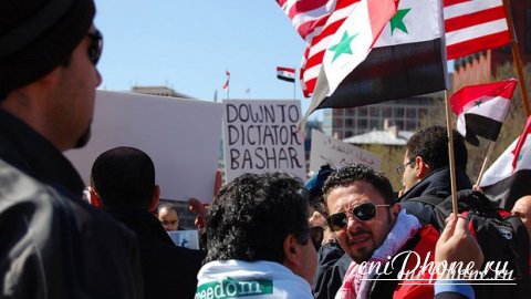 Запрет на iPhone в Сирии и протест отца Стива Джобса